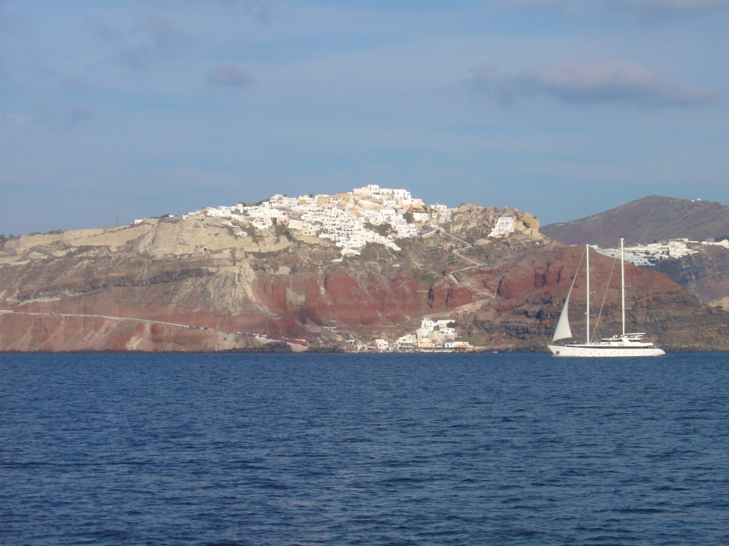 Santorin - Segelboot vor Oia